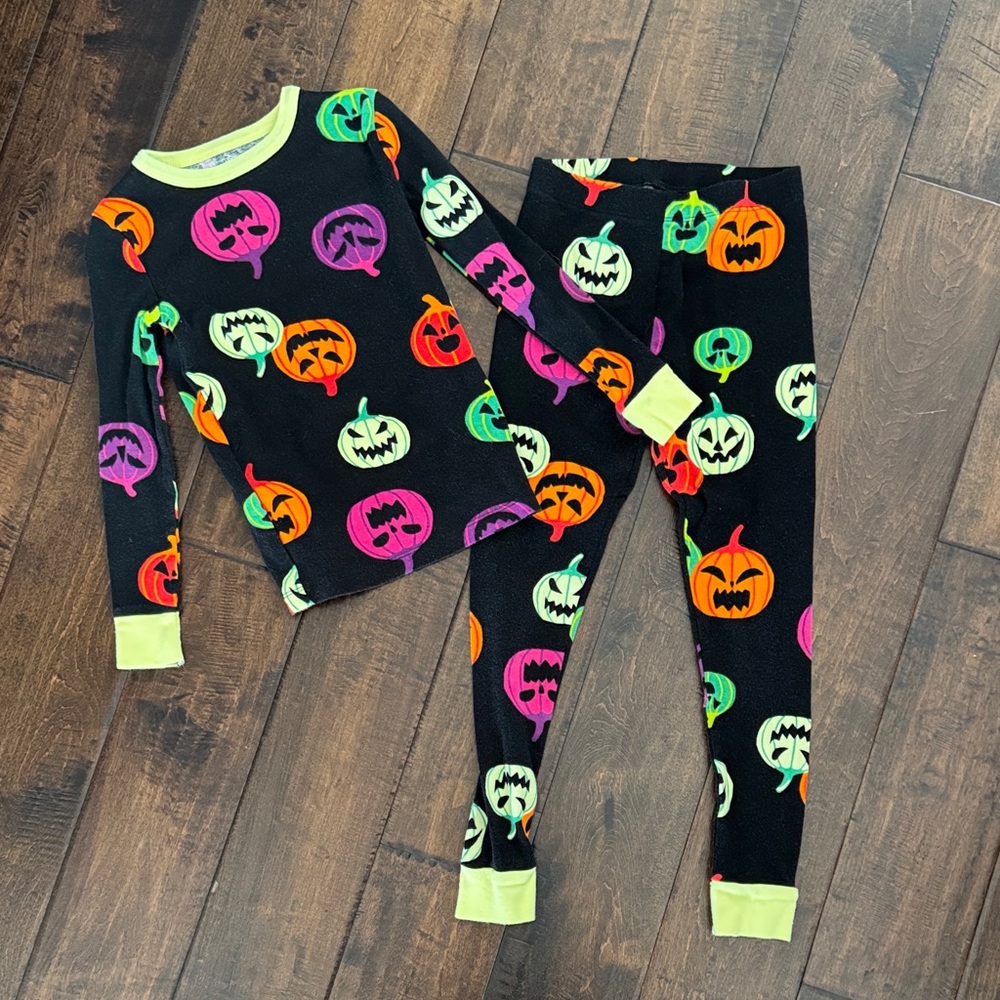 Kids Halloween Pumpkin Pajama Set - Black with Colorful Pumpkins